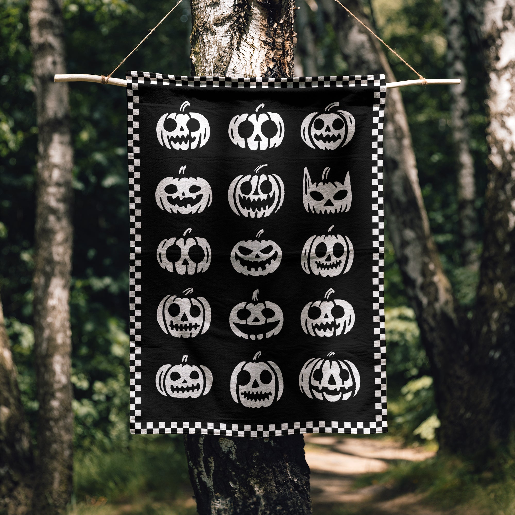 hon-halloweentapestry-pumpkin-black-04.jpg